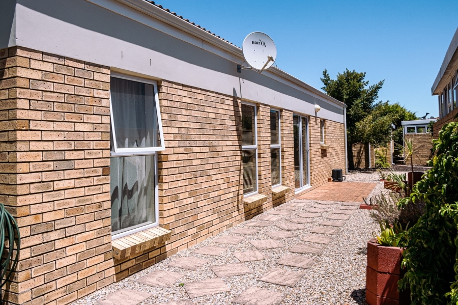 2 Bedroom Property for Sale in Protea Heights Western Cape